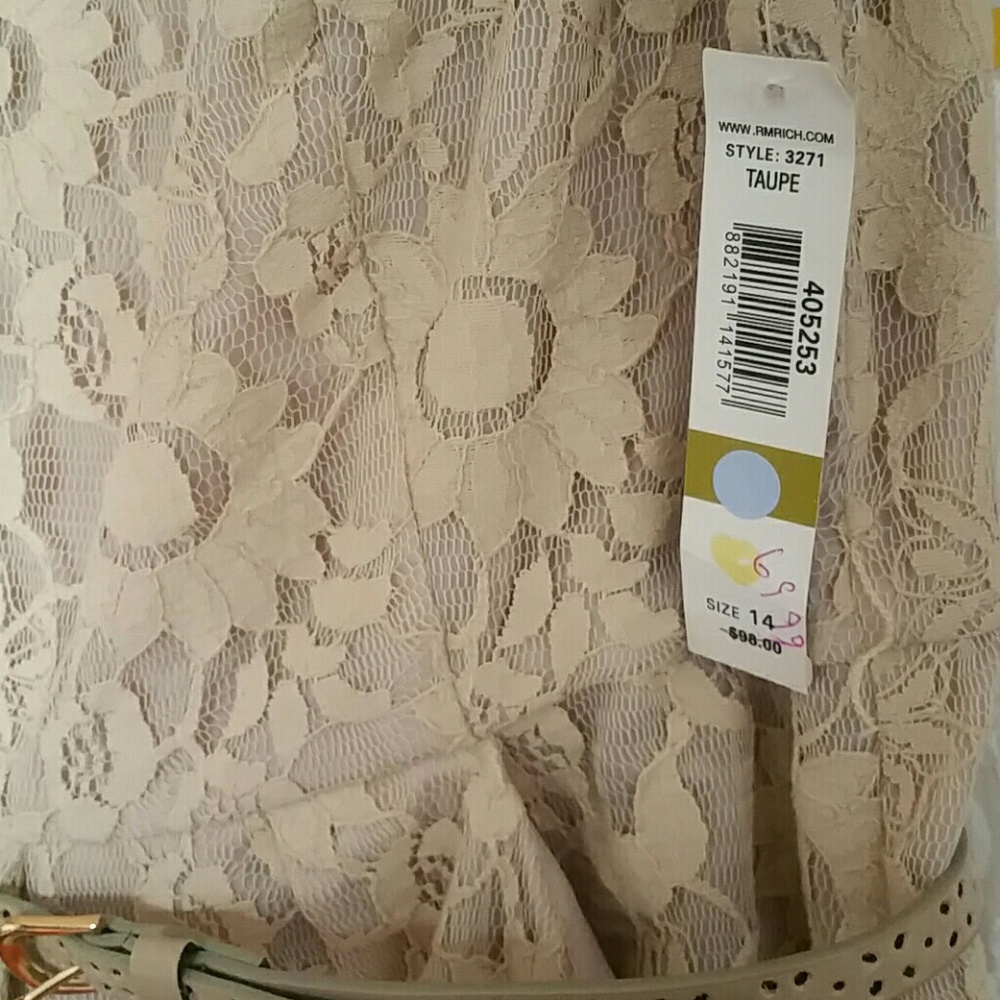 Classic Sunmer Dresses - Picture 3 of 8